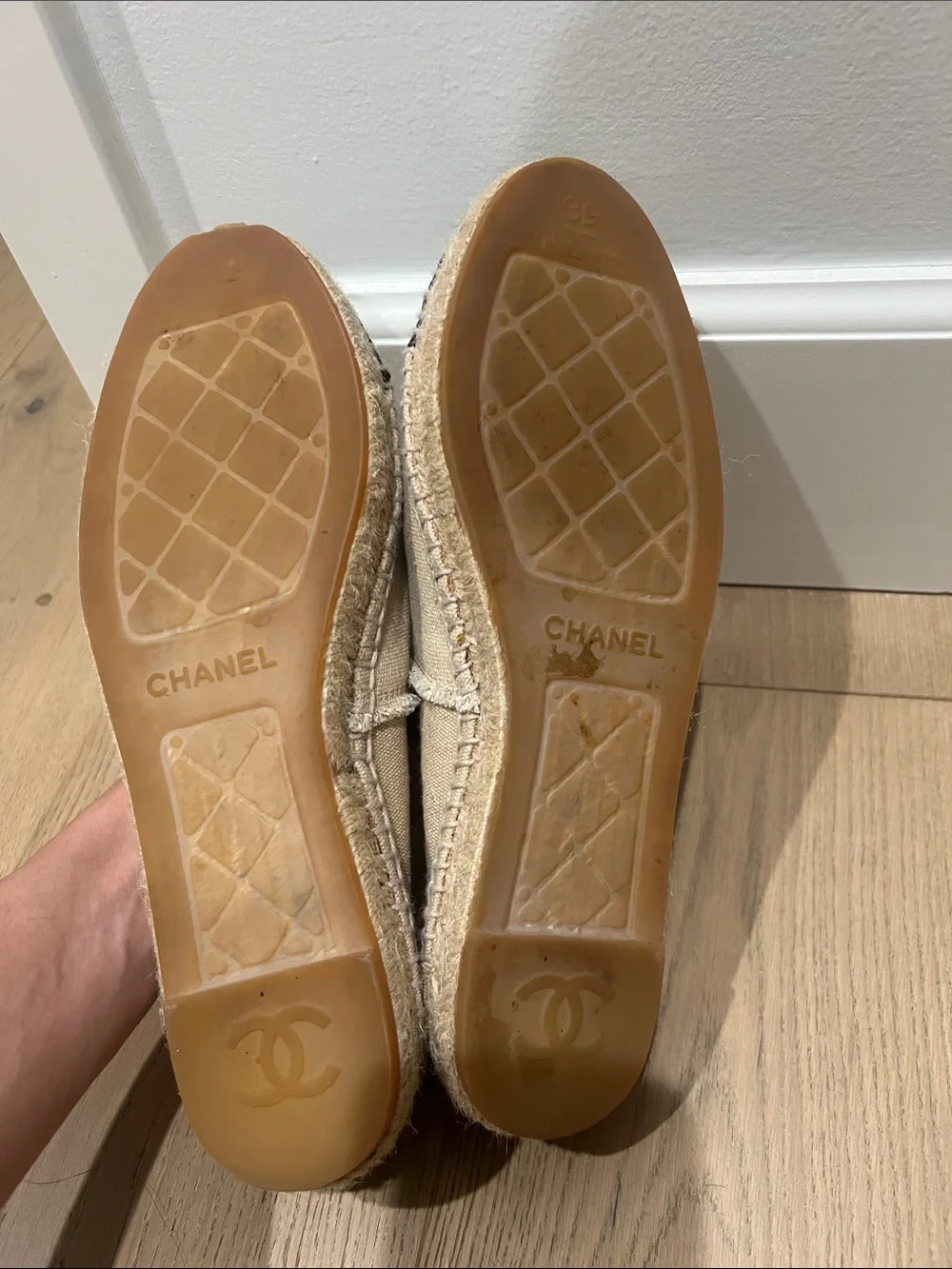 CHANEL Beige Canvas Espadrilles with Black Cap Toe and Signature CC SIZE 39